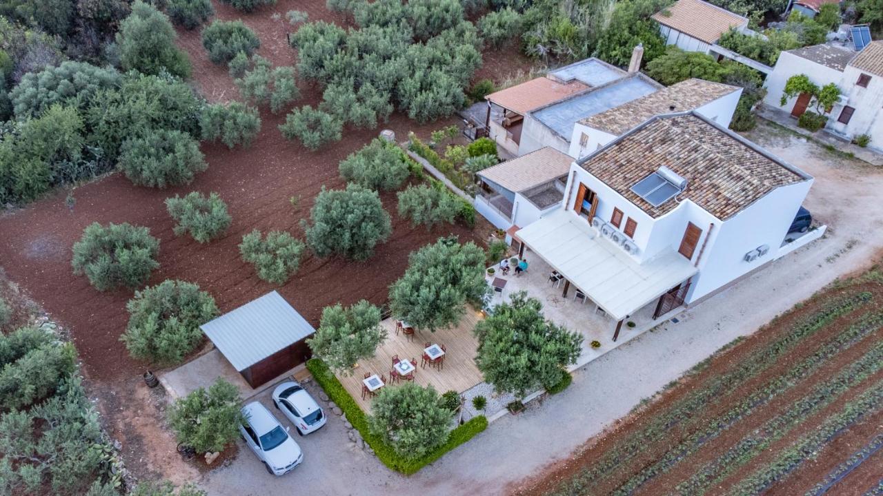 B&B Pietre Preziose Кастеллуццо Экстерьер фото